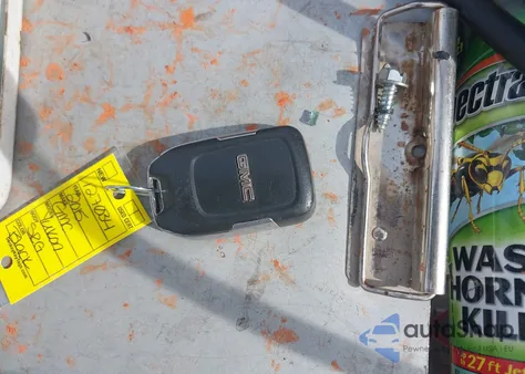 2015 GMC Yukon Xl 1500 Denali z USA, uszkodzony, nr VIN 1GKS2JKJ4FR127034